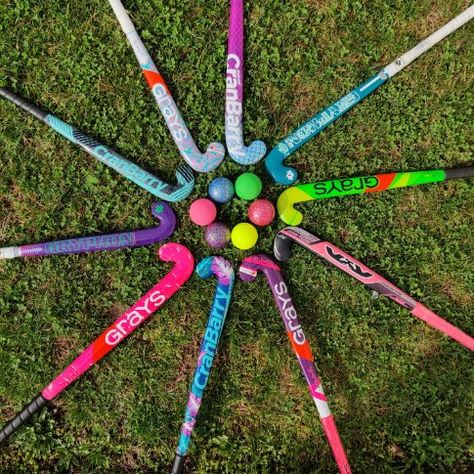 Field Hockey Aesthetic Wallpaper, Field Hockey Pictures, Field Hockey Wallpaper, Field Hockey Aesthetic, Field Hockey Outfits, Field Hockey Quotes, Art Therapy Courses, Hockey Outfits, Hockey Goals