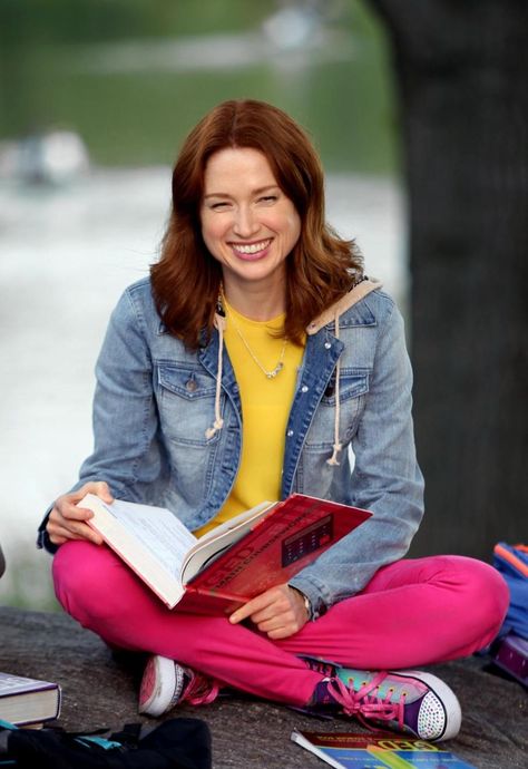 Tawny Spring, Natural Redheads, Ellie Kemper, Kimmy Schmidt, Unbreakable Kimmy Schmidt, Nick Miller, Soft Gamine, Skechers Sneakers, Tina Fey