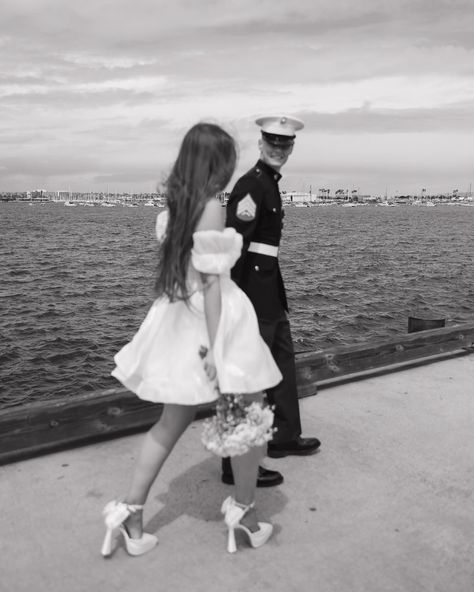 Air Force Wedding Pictures, Marine Engagement Pictures, Marine Wedding Photos, Military Couple Aesthetic, Military Girlfriend Aesthetic, Airforce Wedding Pictures, Military Wife Aesthetic, Navy Couple Pictures, Marine Wedding Ideas