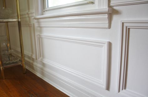 Picture Frame Wainscoting DIY Ideas With Picture Frames, Picture Frame Molding Dining Room, Frame Wainscoting, Wainscoting Diy, Stairway Walls, Picture Frame Wainscoting, Wainscoting Ideas, Installing Wainscoting, Dining Room Wainscoting