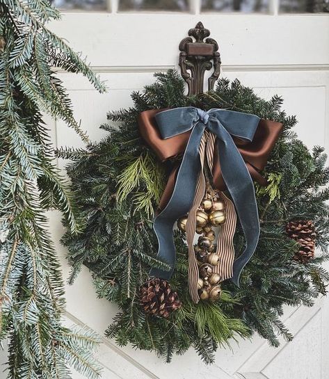 Wreath With Bells And Ribbon, Christmas Wreath With Bells Front Doors, Christmas Wreath Ribbon Ideas, Velvet Ribbon Wreath, Wreath Ribbon Ideas, Velvet Garland, Diy Christmas Wreaths For Front Door, Diy Wreaths For Front Door, Christmas Wreath Ribbon