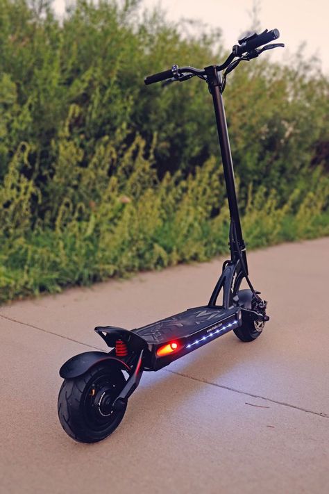 Electric Scooter Aesthetic, Black Men Casual Style, Corvette Art, Wolf Warrior, Tmax Yamaha, Electric Cycle, Scooter Custom, Electric Scooter For Kids, Best Electric Scooter