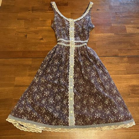 1970s VTG Gunne Sax Peplum Mini Sundress Calico Prairie Cottage Core Sz 5 | eBay Gunne Sax Dress Vintage 70s, Early 70s Fashion, Housewife Dress, Vintage Prairie Dress, Sax Dress, Gunne Sax Dress, Mini Sundress, Gunne Sax, 70s Dress