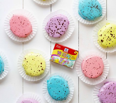 Easter Egg Cakes made from store-bought pound cake. EASY Baked Easter Ham, Easter Egg Cakes, Speckled Egg Cake, Easter Cake Easy, Easter Cupcakes Easy, Yummy Easter Desserts, Easter Egg Cake, Easter Cake Recipes, Cake Easter