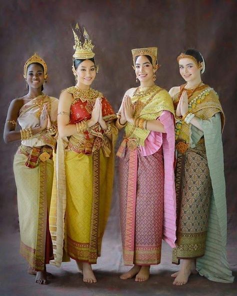 Weaving Clothes, Thai Traditional Clothing, Thailand Costume, Thai Dresses, Thai National Costume, Traditional Thai Clothing, Thai Costume, Ancient Dress, Thai Wedding Dress