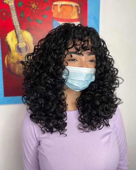 Layer On Curly Hair, Curly Shag Haircut 3b, Coily Short Haircut, Curly Hair Layers With Bangs, Curlycut Hair, Curly Cut Long Layers, Medium Length Curly Haircut With Bangs, Rezo Cut Curly Hair Long, Curly Cuts With Bangs