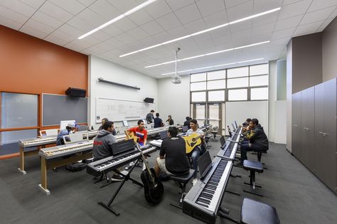 Helix High School // music lab LPA, inc. School Dance Room, Piano Classroom, Highschool Experience, Black Box Theater, Music Room Storage, Elementary School Projects, Educational Design, High School Project, Teachers Room