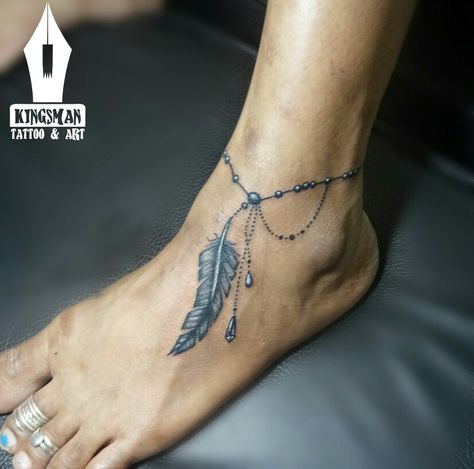 Boho Ankle Tattoos For Women, Ankle Tattoo With Names, Turtle Anklet Tattoo, Ankle Bracket Tatoos, Anklette Tattoo, Feather Anklet Tattoo, Tattoo Around Ankle, Bracelets With Flowers, Ankle Bracelet Tattoos