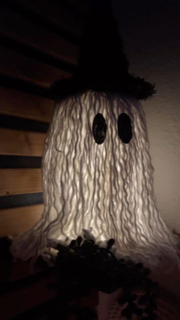 The Navage Patch on Instagram: "DIY Dollar Tree light-up mop ghosts. #halloween #halloween2022 #dollartree #dollartreediy #dollartreeprojects #dollartreecrafts #dollartreehalloween #halloweekend #halloweenvibe #spookyseason #halloweenvibes #halloweenishere #halloweenathome #halloweencrafts #halloweendiy #thisishalloween #halloweenprops #dollartreehacks #halloweenlook #halloweeniscoming" The Navage Patch Halloween, Mop Ghost Craft, Mop Ghost, The Navage Patch, Dollar Tree Halloween Decor, Diy Garden Decor Projects, Navage Patch, Waterproof Lights, Fall Crafts For Adults