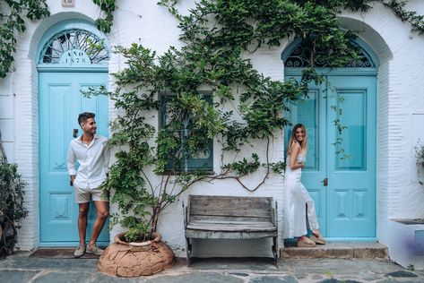 Pondicherry Couple Photoshoot, French Colony Pondicherry Photography, Goa Reels, Goa Poses, Europe Poses, Goa Photography, Fort Kochi, Jaipur Travel, Goa Travel