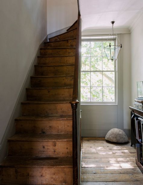 An uncompromising approach to beauty at the London house of the founders of Jamb | House & Garden Victorian Bay Window, Black Slate Floor, Wooden Stairs, London House, Georgian Homes, Town House, Vintage Modern, Farrow Ball, Old House