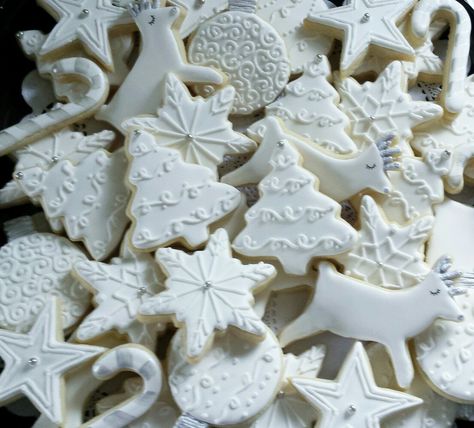 White and silver christmas cookies Sugar cookies Christmas cookies White Christmas Tree Cookies, White Christmas Sugar Cookies, White Christmas Cookies, Christmas Cookies Sugar, Royal Icing Cookie Decorating, Pink And White Christmas, Sugar Cookies Christmas, White And Silver Christmas, Fireplace Decorations