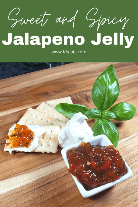 SWEET AND SPICY JALAPENO JELLY - KA eats Easy Jalapeno Jelly Recipe, Canning Pepper Jelly, Jalapeno Jelly Recipes, Jalapeño Jelly, Garlic Mushrooms Recipes, Pepper Jelly Recipes, Jelly Sweet, Jalapeno Jelly, Jam Recipes Homemade