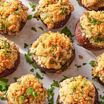 Stuffed Mushrooms Cheesy Stuffed Mushrooms, Easy Stuffed Mushroom Recipe, Stuffed Mushrooms Easy, Stuffed Mushroom, Thanksgiving Appetizers, Finger Food Appetizers, Christmas Appetizers, Holiday Dinner, Mushroom Recipes