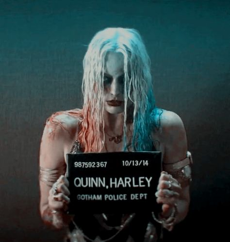 Quin Harley, Margrot Robbie, Harley Quinn Icon, Batman Painting, Harley And Joker Love, Harley Quinn Halloween, Harleen Quinzel, Margot Robbie Harley Quinn, Harley Quinn Drawing