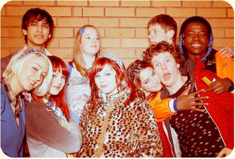 Second generation Skins. Adore Emily and Cook. And obviously Effie. Skins Generation 2, Skins Cast, Popcorn Aesthetic, Effy And Freddie, Kathryn Prescott, Little Dorrit, Luke Pasqualino, Skin Aesthetics, Skins Uk