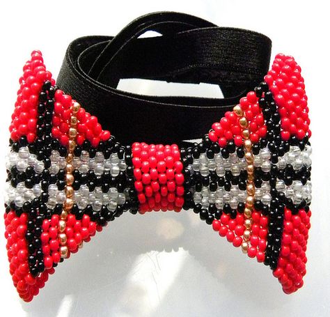 Red Bow Tie, Native American Beaded Earrings, Beaded Crafts, Native American Beading, Red Bow, Brick Stitch, Diy Jewelry Making, Bead Weaving, Bead Crafts