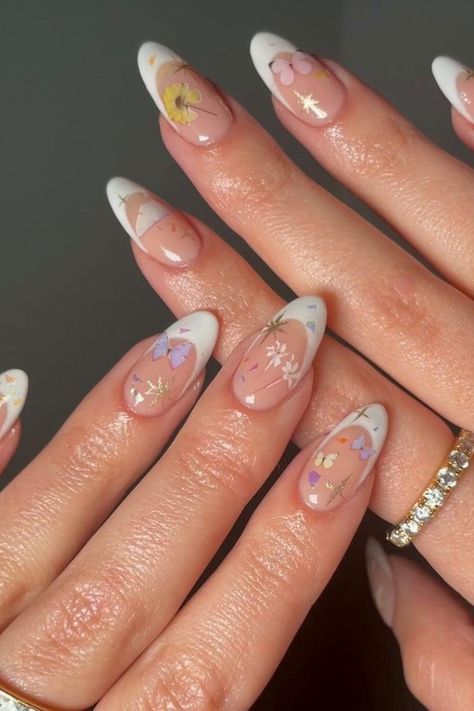 Nail art ideas, nail art design, nail art inspiration, nail art trends Filipino Inspired Nails, Ethereal Nail Art, Flower Nails Korean, Ethereal Nails Aesthetic, Cherub Nails Designs, Cherub Nail Art, Vietnam Fits, Nail Designs Fairycore, Iridescent Floral Nails