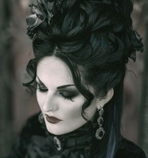 Romantic Gothic Hairstyles, Gothic Bridal Hairstyles, Gothic Victorian Hairstyles, Victorian Goth Hairstyles, Victorian Vampire Hairstyles, Victorian Gothic Makeup, Victorian Vampire Makeup, Victorian Goth Makeup, Gothic Fairytale