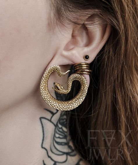 Piercing Jewelry Ideas, Unique Piercing, Snake Jewellery, Stretched Ear Lobes, Stretched Ear, Ear Hangers, Ear Weights, Body Modification, Snake Jewelry