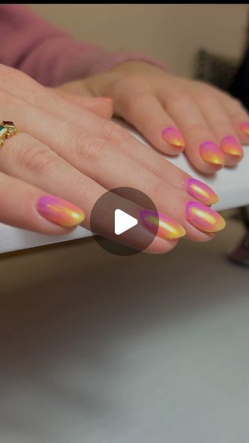 Ombré Nails With Chrome, Chrome Gel Nails Ideas, Sunset Chrome Nails, Ombré Chrome Nails, Rainbow Chrome Nails, Chrome Ombre Nails, Ibiza Nails, Pigment Nail Art, Ombre Chrome Nails