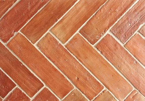 Terracotta Herringbone Floor, Herringbone Terracotta Floor, Terracotta Parquet, Herringbone Terracotta, Terracotta Tiles Kitchen, Floors Of Stone, Terracotta Tile Floor, Terracotta Flooring, Reclaimed Tile