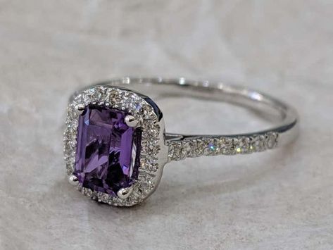 Wedding Ring Purple Stone, Violet Sapphire Ring, Purple Diamond Rings, Lavender Wedding Ring, Purple Engagement Ring, Purple Sapphire Engagement Ring, Purple Wedding Rings, Berries Photography, Purple Diamond Ring