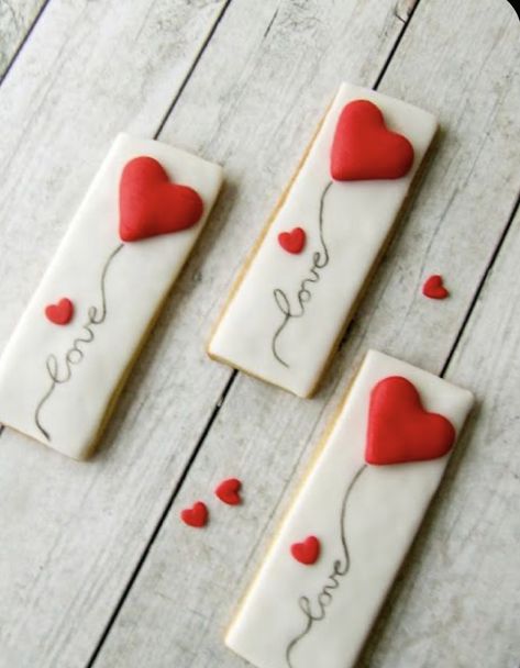 Valentine Day Cakes Ideas, Valentine Cookie Sticks Decorated, Biscotti San Valentino, Valentine Baking Ideas, Valentines Day Cookies Decorated, Valentine Bakes, Valentine’s Day Cookies, Valentine Dessert Ideas, Valentines Cookies Decorated Ideas