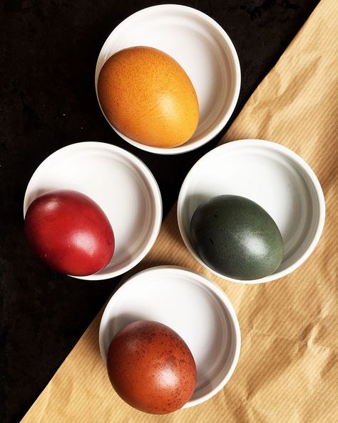 How To Dye Eggs, Turmeric Dye, Natural Egg Dye, Dye Eggs, Onion Skin, Big Jar, Egg Dye, Turmeric Tea, Egg Painting