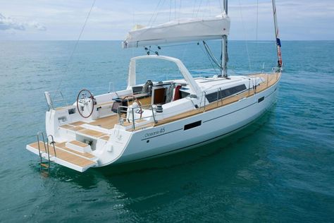 Beneteau Oceanis, Luxury Sailing Yachts, Ocean Sailing, Yacht Model, Sailboat Living, Sailing Holidays, Yacht Interior, Long Windows, Charter Boat