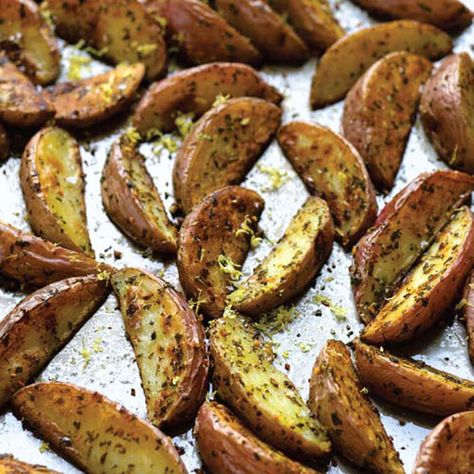 Fructose Intolerance, Roasted Potato Wedges, Fodmap Foods, Lemon Recipe, Roasted Potato, Potato Wedges, Fodmap Recipes, Fodmap Diet, Potato Dishes