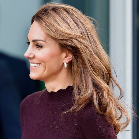 Kate Middle Goes Blonder With Caramel Highlights — Photos | Allure Low Lights In Brown Hair, Chunky Blonde Highlights, Queen Style, Kkw Beauty, Caramel Highlights, Dark Blonde Hair, Low Lights Hair, Hair Color Highlights, Natural History Museum