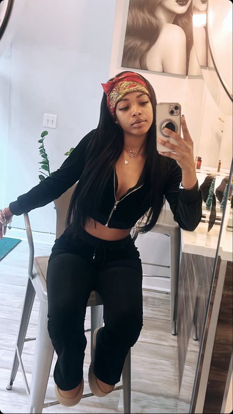 Cold Baddie Outfits, All Black School Outfit, Black Jumpsuit Outfit Baddie, Chill Fall Outfits, Chill Outfit Ideas, Chill Baddie Outfits, Winter Chill Outfits, Baddie Fall Outfits, Instagram Baddie Outfit