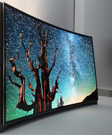 Samsung unveils the world's first curved OLED Screen Tv Sound System, Tv Wall Ideas, Desktop Gadgets, 3d Tv, Curved Tvs, Curved Screen, Big Screen Tv, Oled Tv, Home Theater Tv