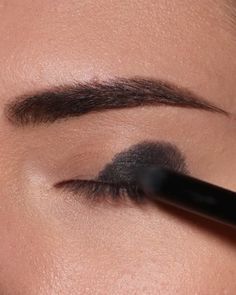 Bentuk Alis, Apply Eyeshadow, Beginners Eye Makeup, Eye Makeup Techniques, Makeup Tutorial Eyeliner, Makeup Tutorial Eyeshadow, Eye Makeup Pictures, Face Makeup Tips, Smink Inspiration