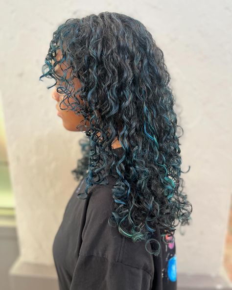 Blue curly highlights and a reshaping💙🌀 Swipe for the before—> • • • • • • • #curls #curlscurlscurls #curlyhair #curlygirls #curlystylist #curlystyling #hairstylist #hair #naturalhair #hairdye #color #dye #highlights #bouncyhair #flow #transformation #dimension #blue #bluehair Dark Blue Highlights Curly Hair, Curly Blue Highlights, Purple Highlights Curly Hair, Light Blue Highlights, Blue Curly Hair, Dye Highlights, Curly Styling, Curly Highlights, Turquoise Highlights