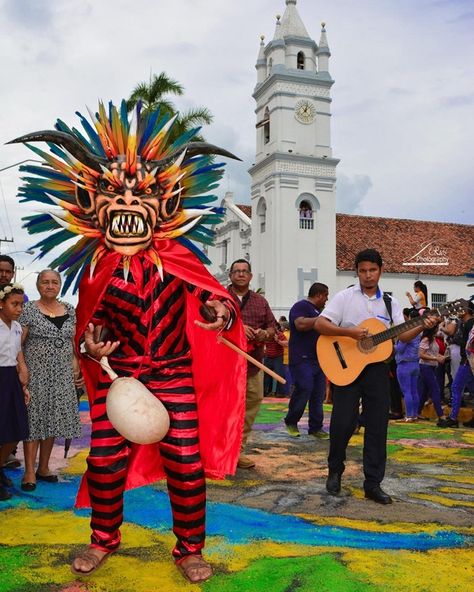 Panama Tattoo, Panama Culture, Cultural Dance, National Dress, Panama City, Cartoon Character Design, Panama City Panama, Can Design, Culture Art