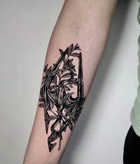 Video Game Tattoo Ideas, Game Tattoo Ideas, Elder Scrolls Tattoo, Skyrim Tattoo, Game Tattoo, Video Game Tattoos, Hawk Tattoo, Nerdy Tattoos, H Tattoo