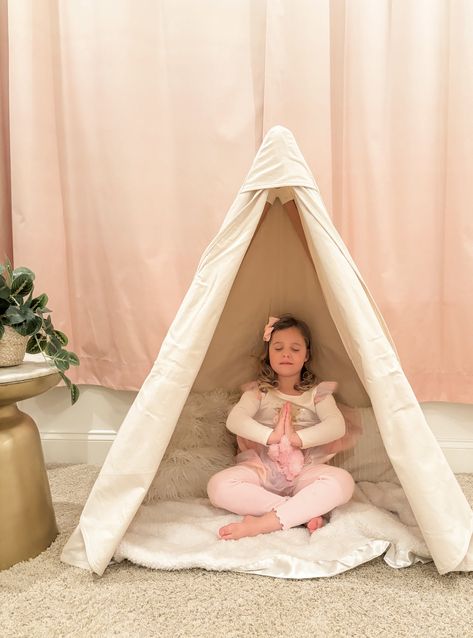 Calm Corner x Lalo  How I created a Calm Corner to help my little ones with mindfulness and emoitonal regulation. Best High Chair, Sensory Corner, Toddler Teepee, Intuitive Movement, Movement Workout, Magical Bedroom, Calm Corner, Calming Corner, Comfy Pillows