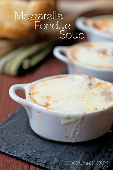 Mozzarella Fondue Soup in 15 Minutes from @cookthestory Mozzarella Soup, Mozzarella Fondue, Easy Broccoli Cheese Soup, Broccoli Cheese Soup Recipe, Easy Homemade Soups, Soup Quick, Beer Cheese Soup, Desserts Drinks, Cheese Soup Recipe