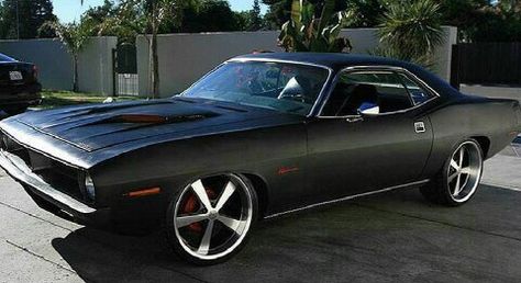 black american muscle :G 1970 Plymouth Barracuda, Plymouth Cuda, Mopar Cars, Plymouth Barracuda, American Muscle Cars, Classic Cars Muscle, Car Manufacturers, My Dream Car, Modified Cars