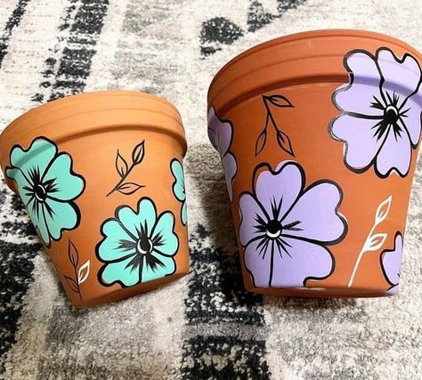 Simple Flower Pot Design Ideas, Painted Pot Ideas Easy Diy, Terracotta Planter Painting Ideas, Diy Flower Pot Painting Ideas, Painted Flower Pots Terra Cotta, Painted Pots Ideas, Painted Flower Pots Ideas, Painted Pots Diy Terra Cotta, Terra Cotta Pot Painting