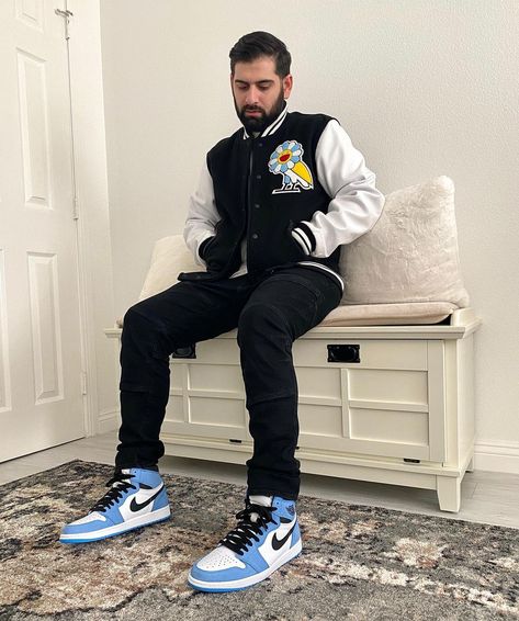 Qias Omar on Instagram: “Scary Hours 🦉 woah, ayyy who’s ready for the university blue AJ1 drop? I heard if you ❤️ this photo it will bring you good luck on the…” Hype Pics, Blue Outfit Men, University Outfit, Matching Clothes, Mens Fashion Streetwear, Streetwear Men, University Blue, Streetwear Men Outfits, Blue Outfit