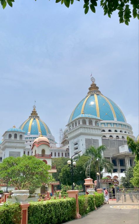 Mayapur Iskcon Temple, Mayapur Iskcon, Vrindavan Photography, Iskcon Mayapur, India Places, Vrindavan Photography Pictures, Iskcon Temple, Iskcon Vrindavan, Book Cover Background