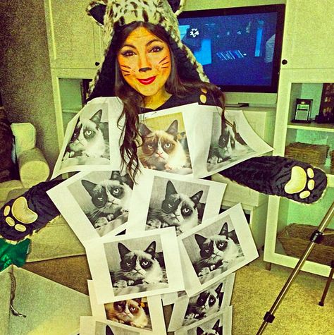 A more interested take on the cat lady: meet ‘copy cat lady.’ | 31 Halloween Costumes Absolutely Anyone Can Make Idiom Costumes, Monster Halloween Costumes, Cat Lady Costume, Crazy Cat Lady Costume, Scratching Post For Cats, Easy Last Minute Costumes, Pun Costumes, Punny Costumes, Punny Halloween Costumes