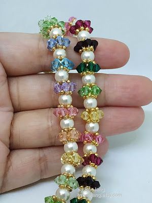 Iris Bracelets - Alternate colors, https://www.etsy.com/shop/bybeejang Iris Bracelet, Beard Jewelry, Making Bracelets With Beads, Hand Chain Bracelet, Beadwork Bracelet, Bracelets Handmade Diy, Beaded Bracelets Tutorial, Beaded Jewels, Beaded Jewelry Tutorials