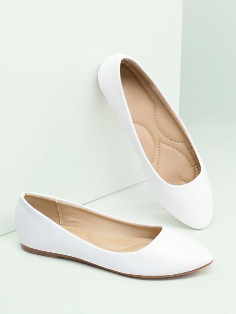 Balerinas Shoes, Plain White Shoes, Most Comfortable Ballet Flats, White Ballerina Flats, Fashion Shoes Sandals, Pretty Ballerinas, Cute Flats, Wedding Shoes Heels, Women Flats