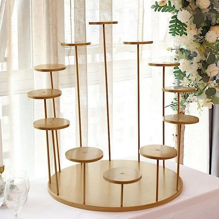 Tiered Dessert Display, Wedding Cupcake Table, Metal Cupcake Stand, Plate Display Stands, Cupcake Display Stand, Ideas Cupcakes, Dessert Display Stand, Cupcake Stand Wedding, Gold Cupcakes