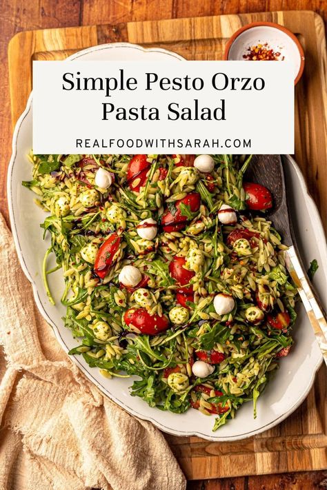 This pesto orzo salad recipe is made with simple ingredients and fresh flavors. This is the perfect side dish for a hot summer day and is done in just 20 minutes! Whole Wheat Orzo Salad, Pesto Orzo Salad, Pesto Orzo, Orzo Salad Recipes, Chicken Burgers Recipe, Meatless Meal, Orzo Pasta Salad, Summer Eats, Meal Options