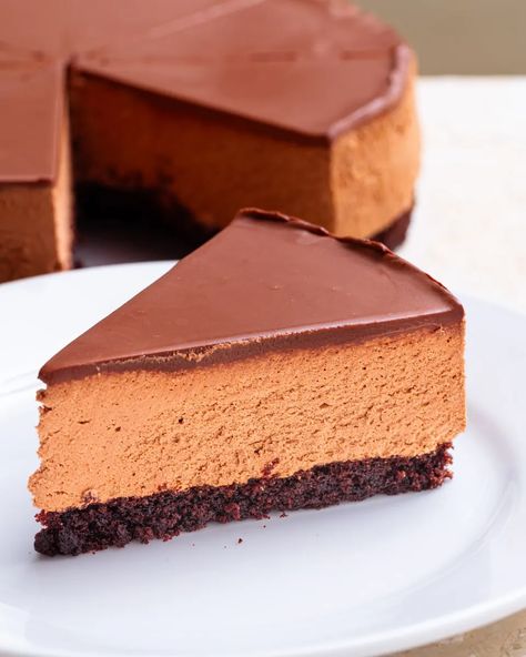 Vegan Chocolate Mousse Cake - School Night Vegan Dessert Tofu Recipes, Vegan Mousse Cake, Tofu Desserts, Vegan Chocolate Mousse Cake, Vegan Mousse, Chocolate Mousse Cake Recipe, Passover Desserts, Vegan Chocolate Mousse, Mousse Cake Recipe